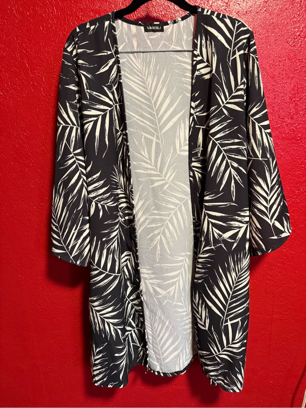 198. Pre loved Black & White Palm-Print Swim Coverup Kimono